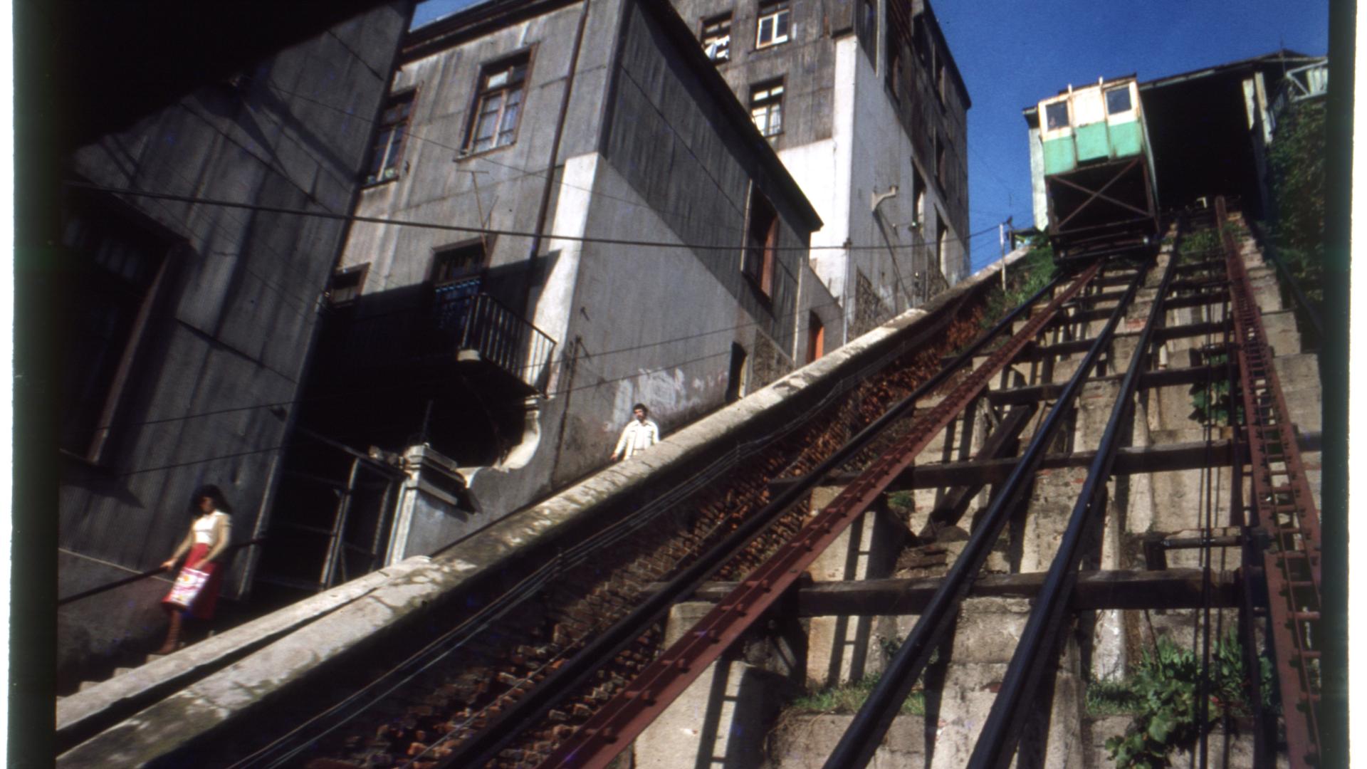 Escala Cienfuegos y Ascensor Cordillera 