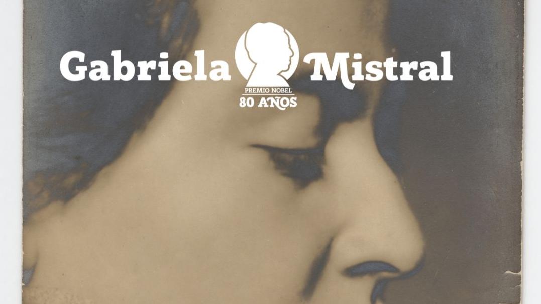 Fotografía en sepia de Gabriela Mistral
