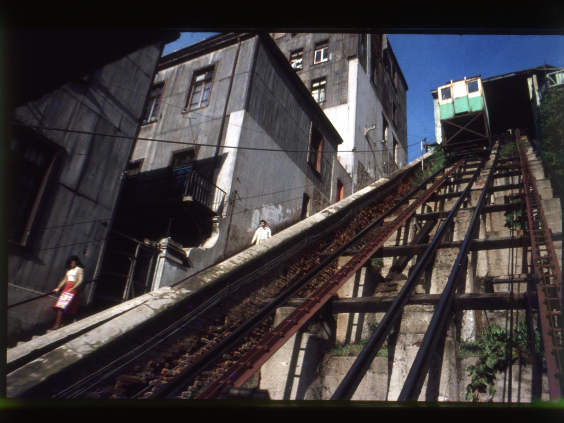 Escala Cienfuegos y Ascensor Cordillera 