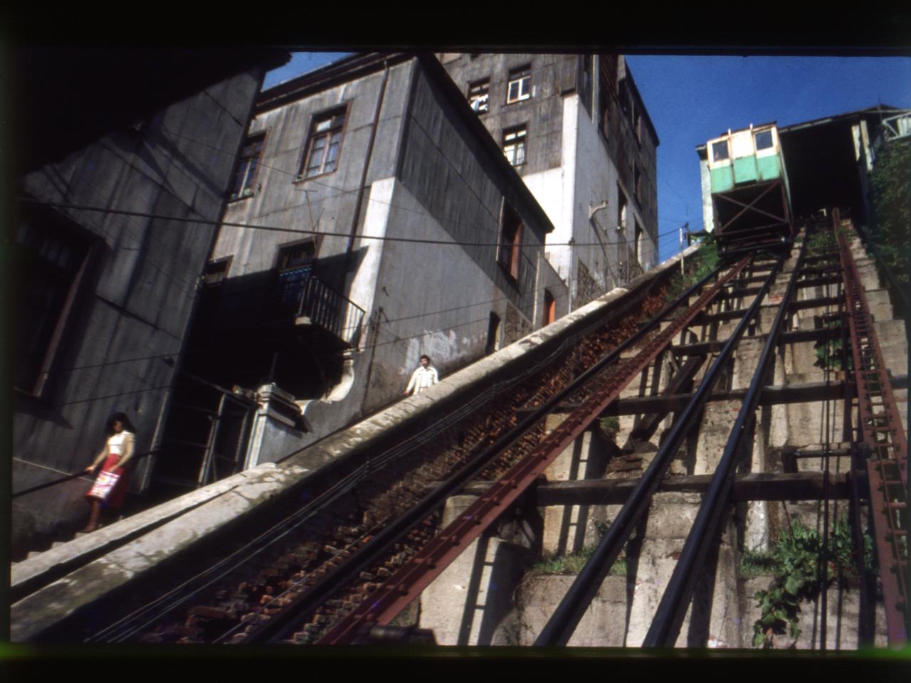 Escala Cienfuegos y Ascensor Cordillera