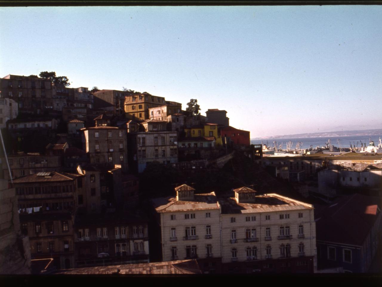 Cerro Artillería, vista parcial del puerto, y subida Carampangue