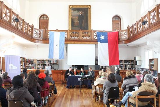 Junto con la muestra de la obra de Rubén Darío, también hubo un conversatorio con importantes invitados