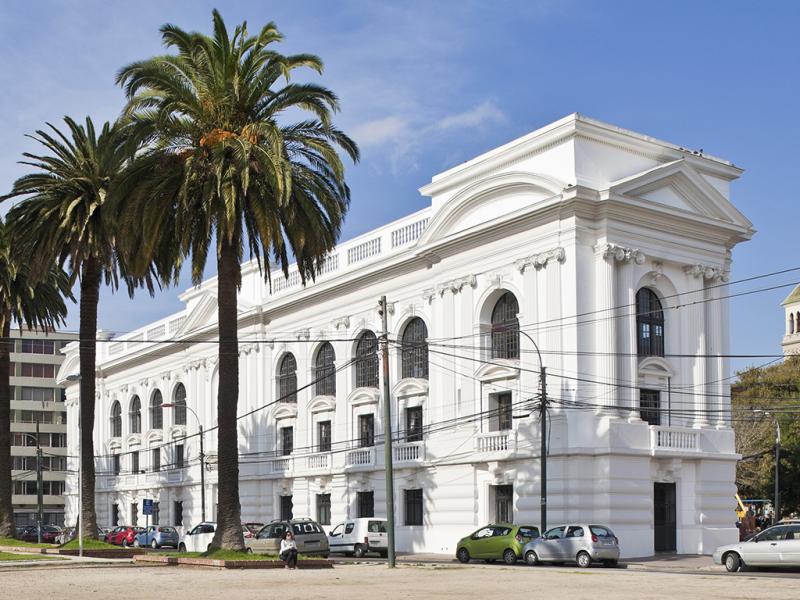 Biblioteca Pública Santiago Severin eje Brasil