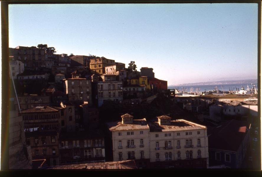 Cerro Artillería, vista parcial del puerto, y subida Carampangue
